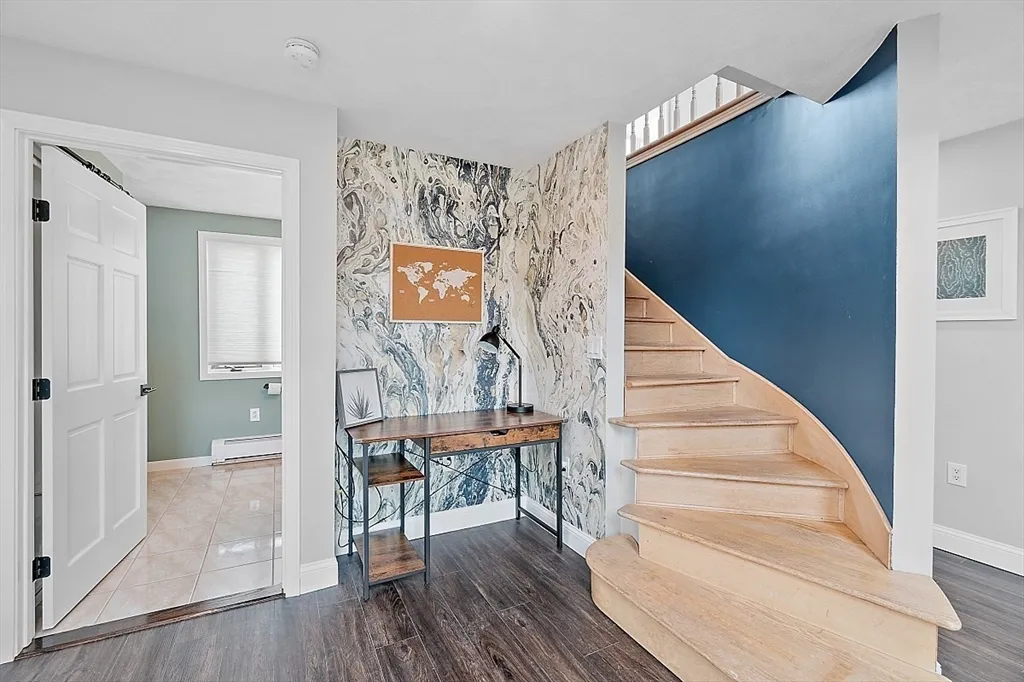 3 bed, 2 bath apartment for rent at 4 Northern Blvd, Plum Island — photo 16 of 41