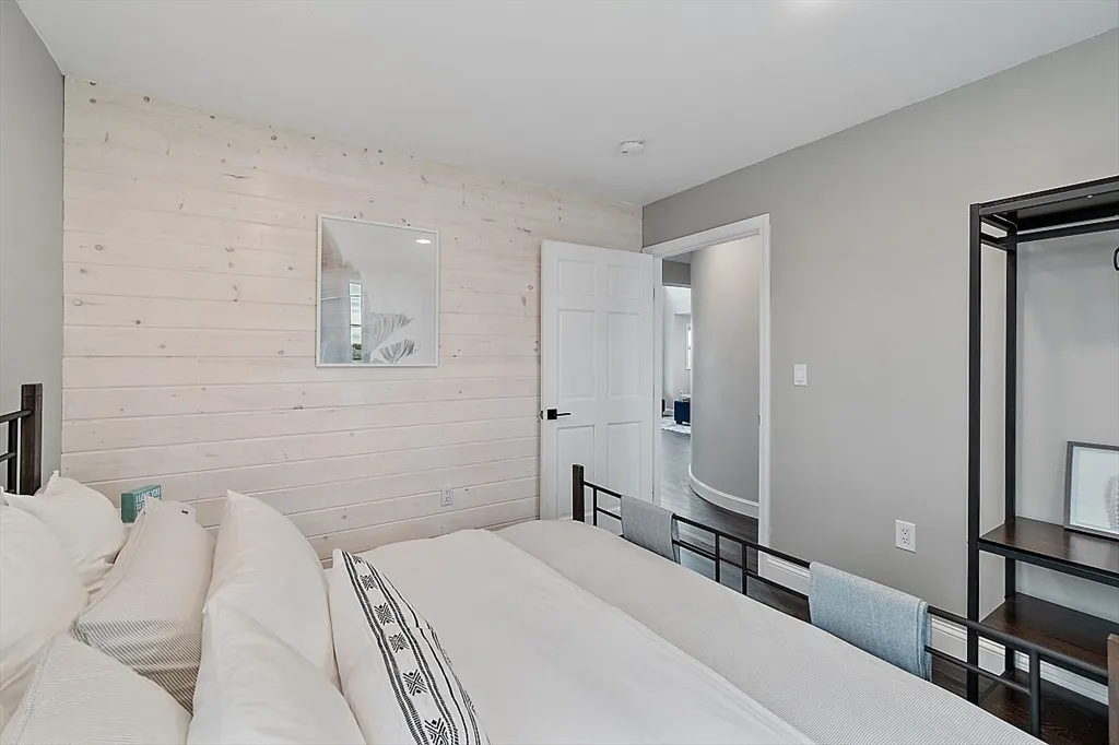 3 bed, 2 bath apartment for rent at 4 Northern Blvd, Plum Island — photo 19 of 41