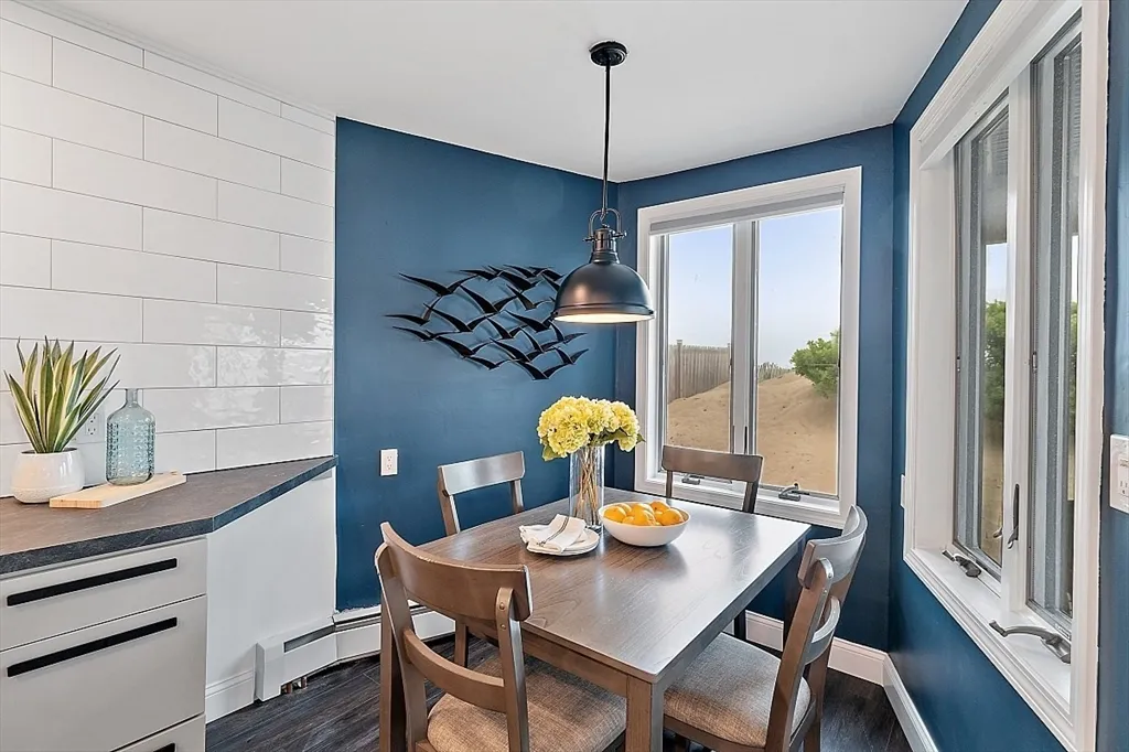 3 bed, 2 bath apartment for rent at 4 Northern Blvd, Plum Island — photo 7 of 41