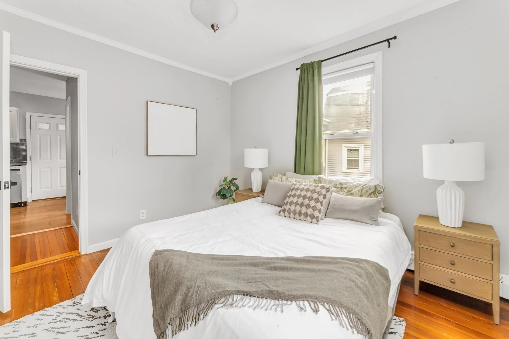 3 bed, 1 bath apartment for rent at 4 Northey St Unit 2, Salem — photo 10 of 15