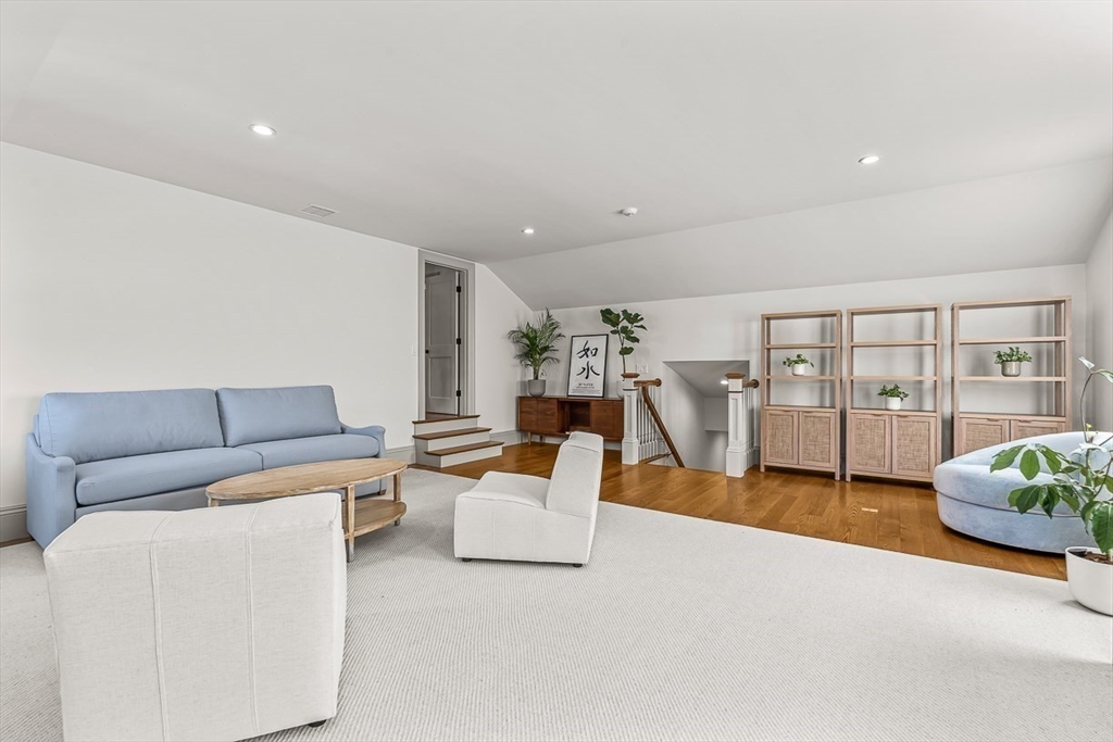 4 bed, 3 bath apartment for rent at 4 Norwood St Unit 4, Winchester — photo 15 of 35
