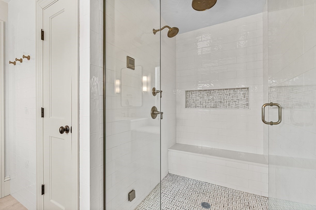 4 bed, 3 bath apartment for rent at 4 Norwood St Unit 4, Winchester — photo 22 of 35