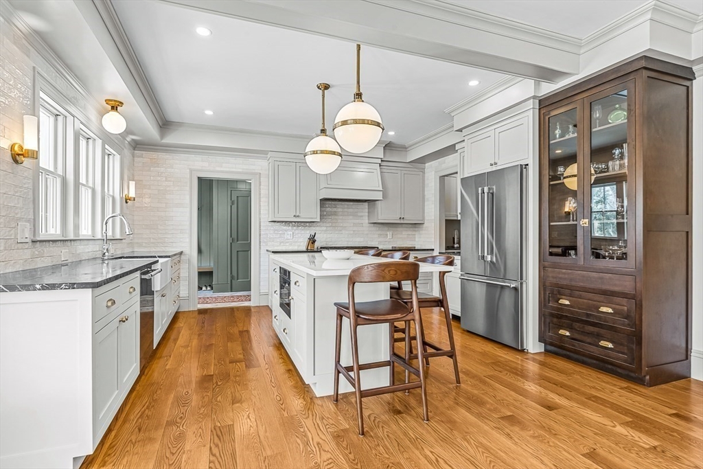 4 bed, 3 bath apartment for rent at 4 Norwood St Unit 4, Winchester — photo 10 of 35