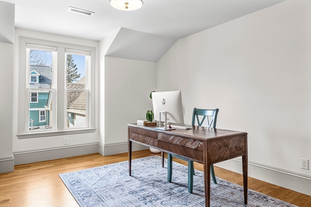 4 bed, 3 bath apartment for rent at 4 Norwood St Unit 4, Winchester — photo 18 of 35