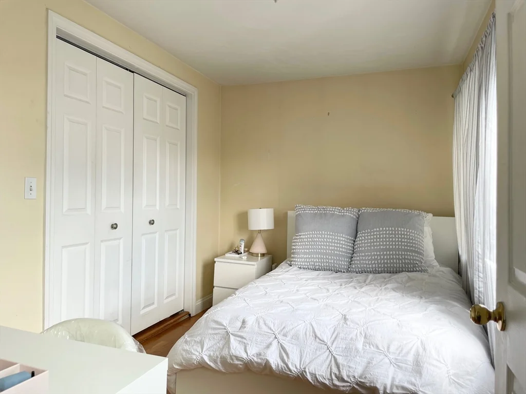 4 bed, 1 bath apartment for rent at 4 O St Unit 3, South Boston — photo 9 of 11