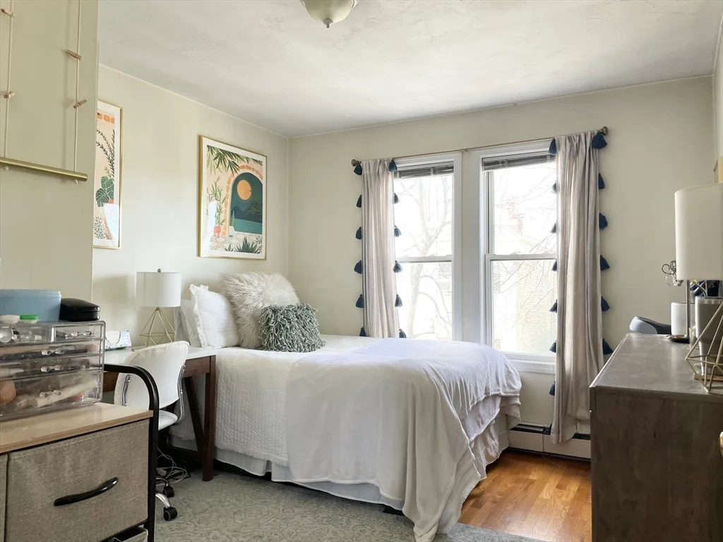 4 bed, 1 bath apartment for rent at 4 O St Unit 3, South Boston — photo 7 of 11