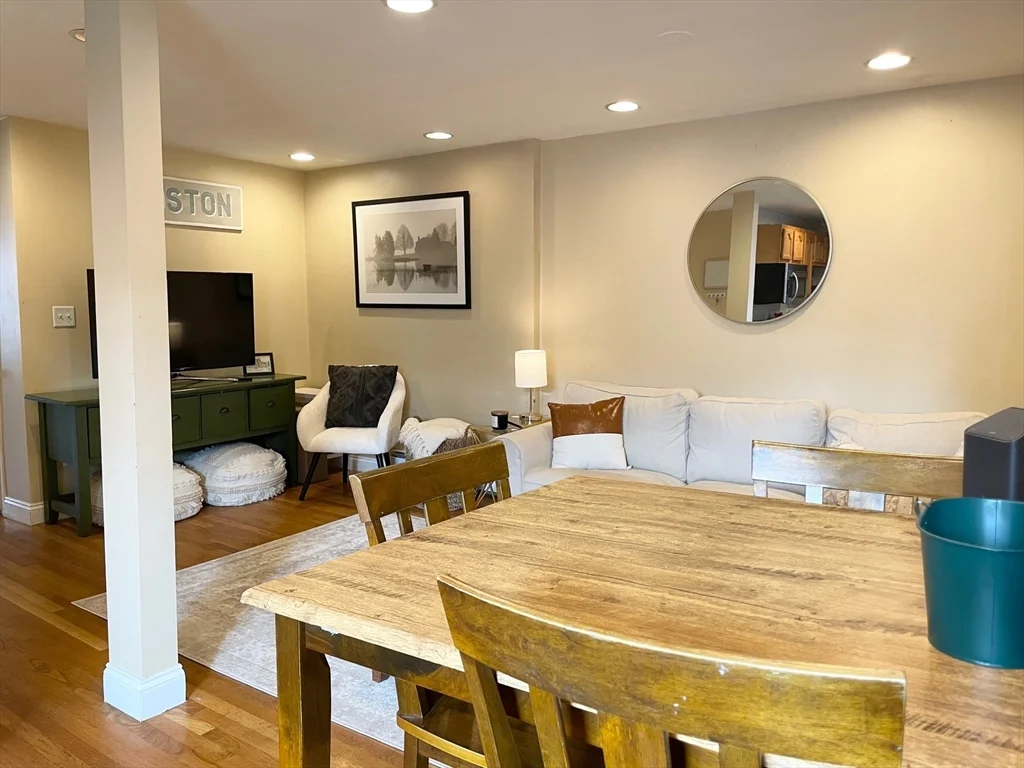 4 bed, 1 bath apartment for rent at 4 O St Unit 3, South Boston — photo 5 of 11