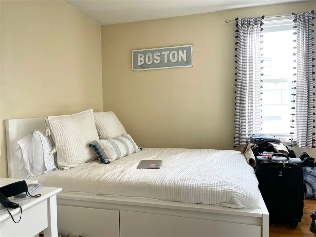 4 bed, 1 bath apartment for rent at 4 O St Unit 3A, South Boston — photo 7 of 11