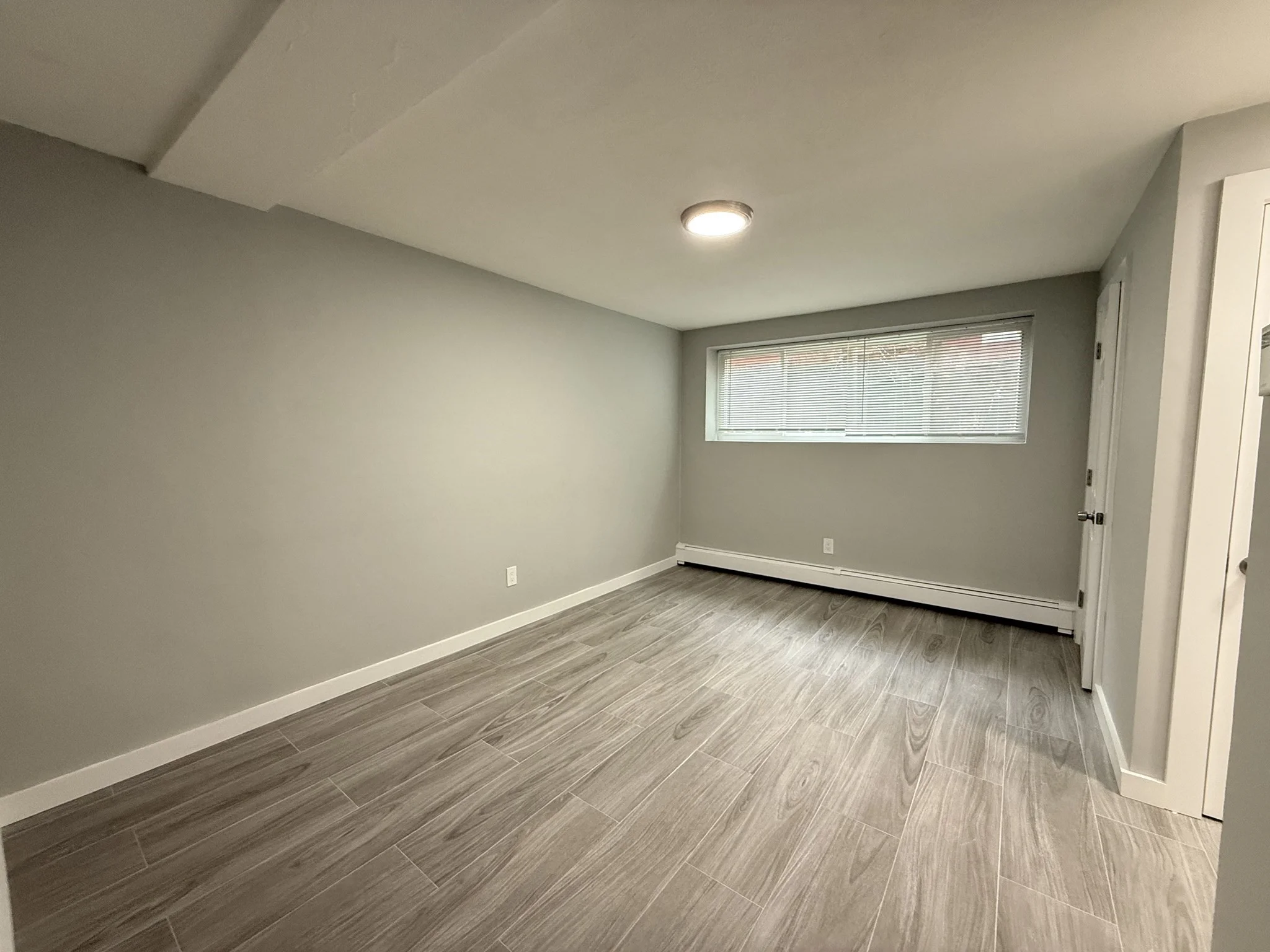 1 bed, 1 bath apartment for rent at 4 Oakcrest Rd Unit 2, Hyde Park — photo 3 of 10