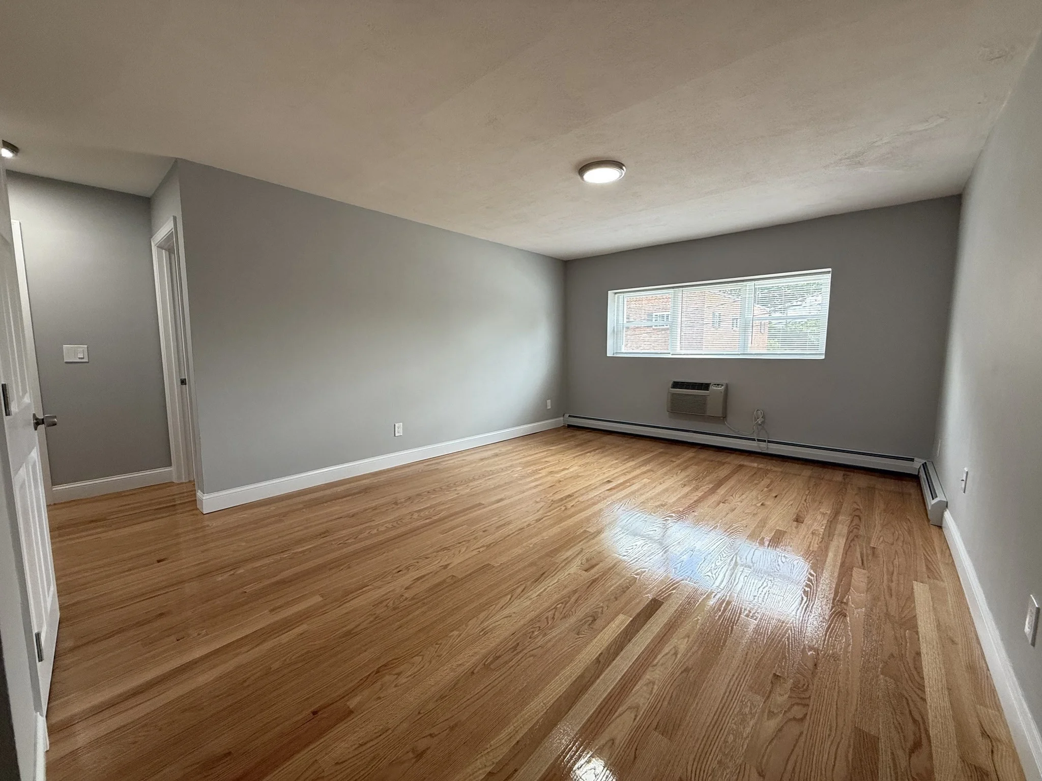 2 bed, 1 bath apartment for rent at 4 Oakcrest Rd Unit 32, Hyde Park — photo 4 of 9