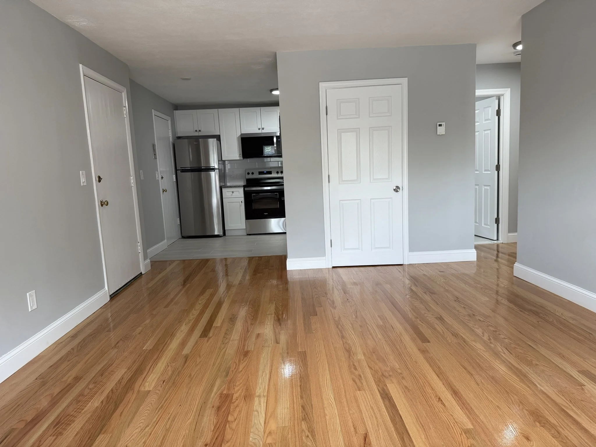 2 bed, 1 bath apartment for rent at 4 Oakcrest Rd Unit 32, Hyde Park — photo 2 of 9