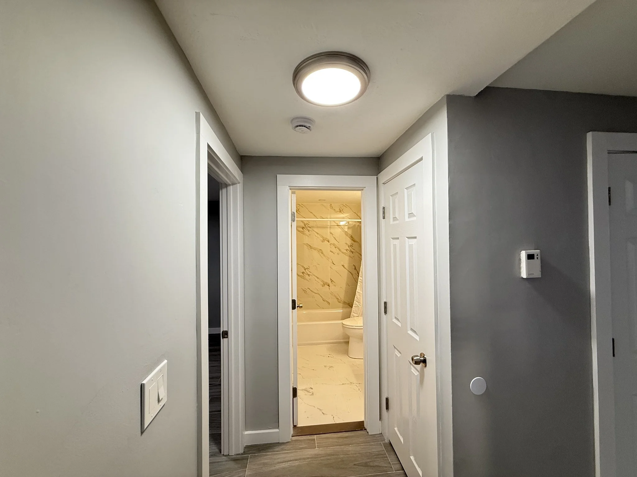 2 bed, 1 bath apartment for rent at 4 Oakcrest Rd Unit 4, Hyde Park — photo 6 of 14