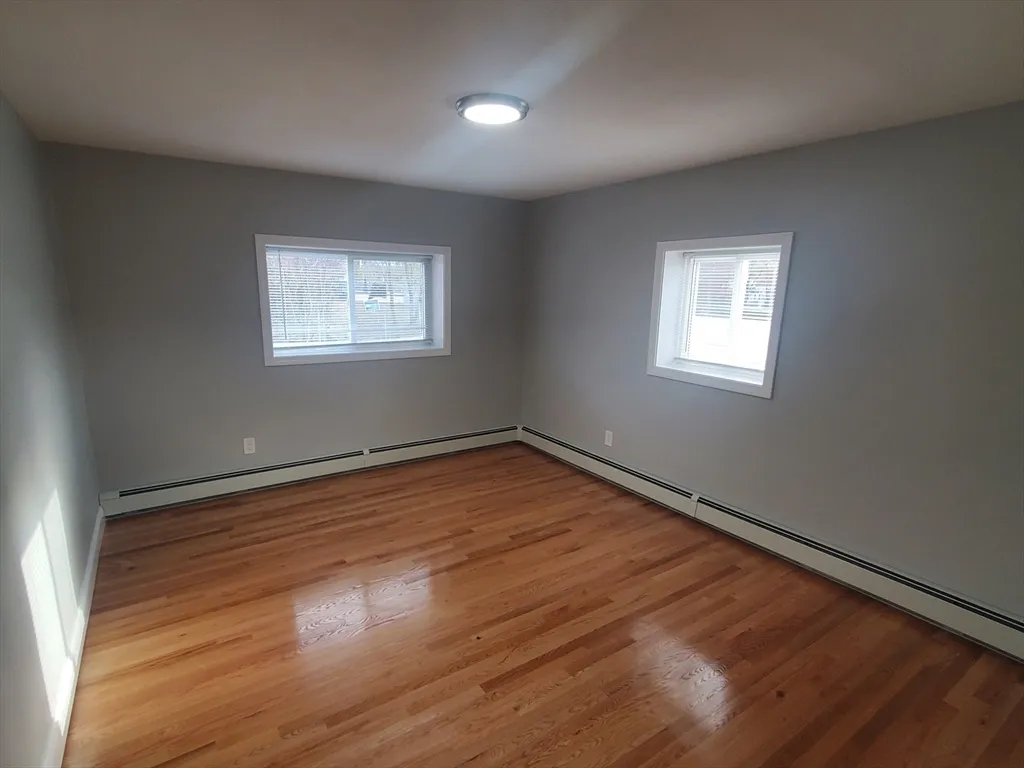 2 bed, 1 bath apartment for rent at 4 Oakcrest Unit 31, Hyde Park — photo 4 of 12