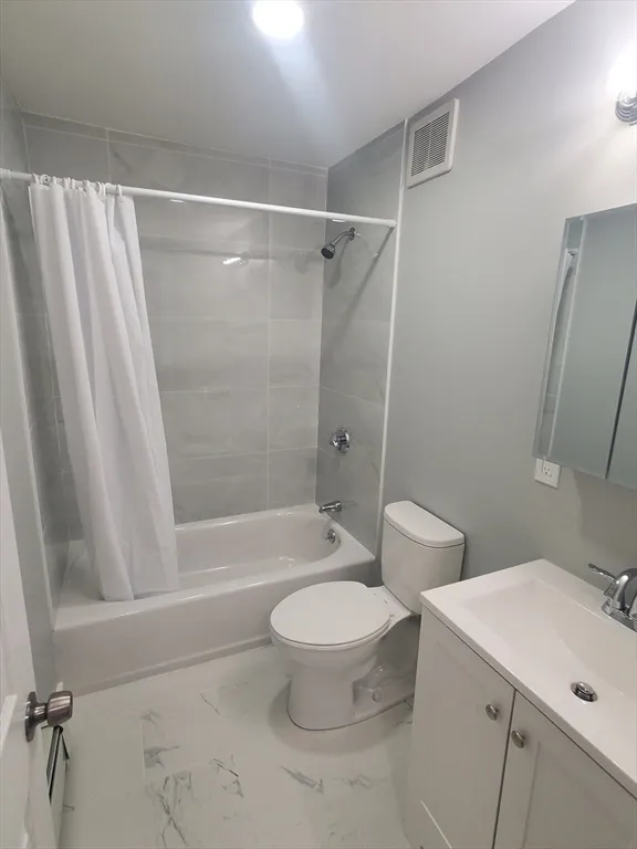 2 bed, 1 bath apartment for rent at 4 Oakcrest Unit 31, Hyde Park — photo 7 of 12