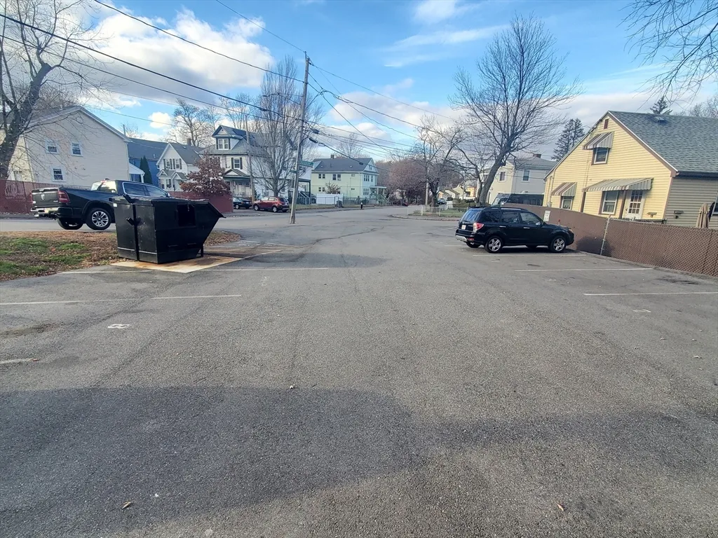 2 bed, 1 bath apartment for rent at 4 Oakcrest Unit 31, Hyde Park — photo 11 of 12