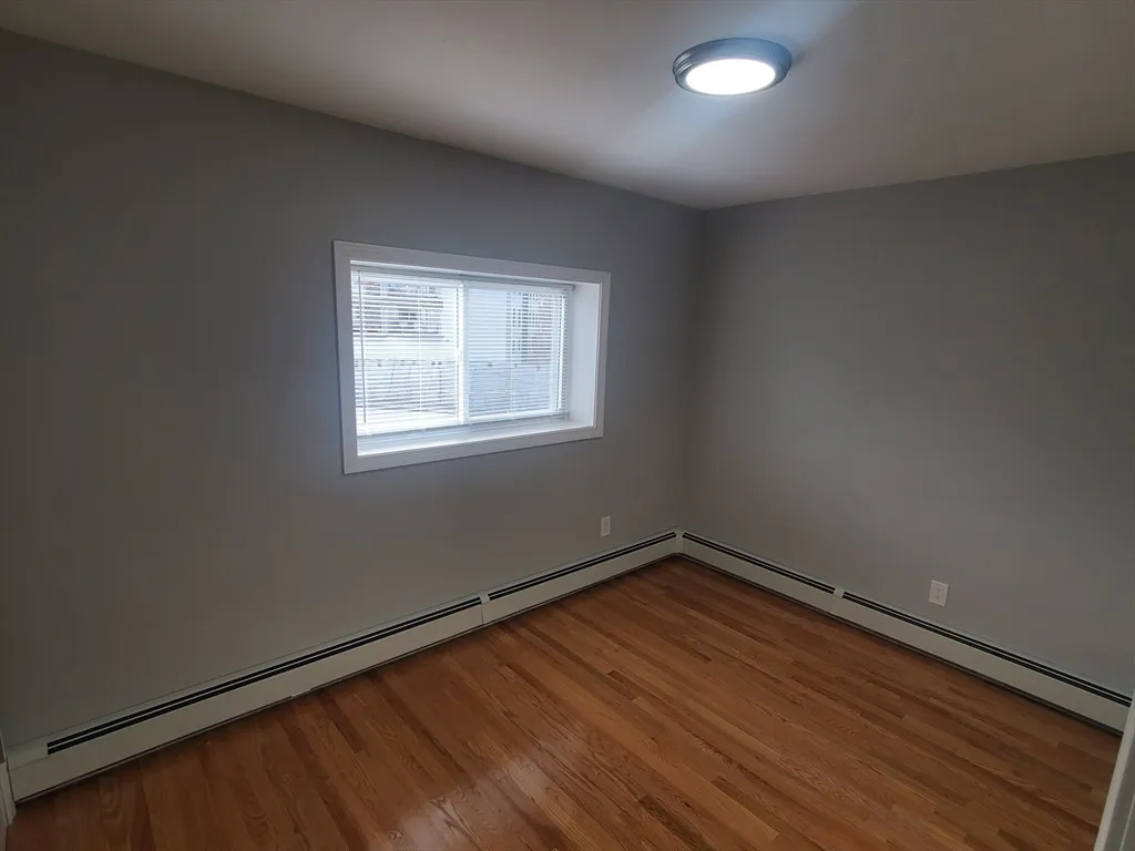 2 bed, 1 bath apartment for rent at 4 Oakcrest Unit 31, Hyde Park — photo 9 of 12