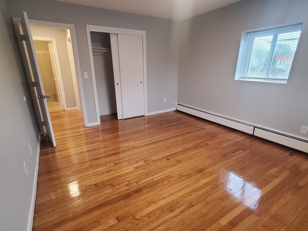 2 bed, 1 bath apartment for rent at 4 Oakcrest Unit 33, Hyde Park — photo 8 of 14