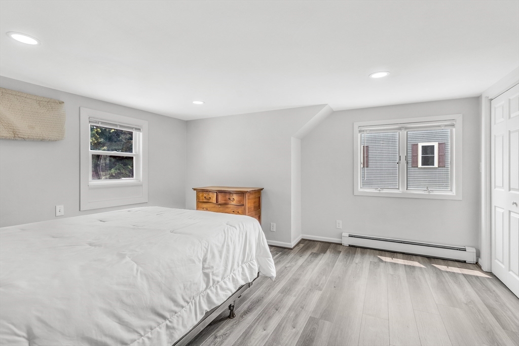 3 bed, 2 bath apartment for rent at 4 Oakridge Ave, Natick — photo 22 of 28