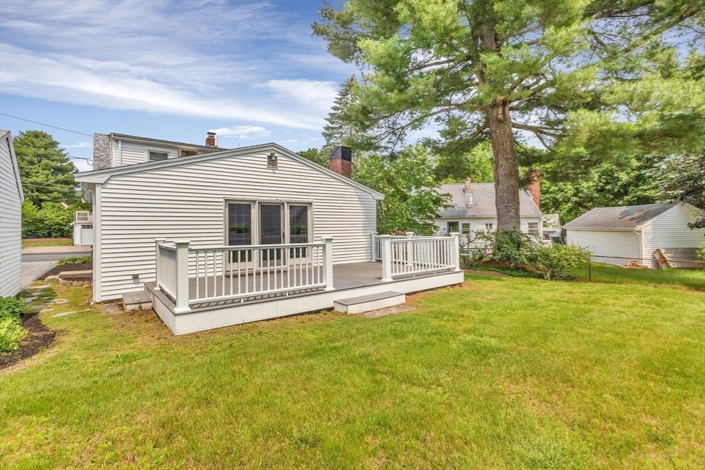 3 bed, 2 bath apartment for rent at 4 Oakridge Ave, Natick — photo 15 of 28