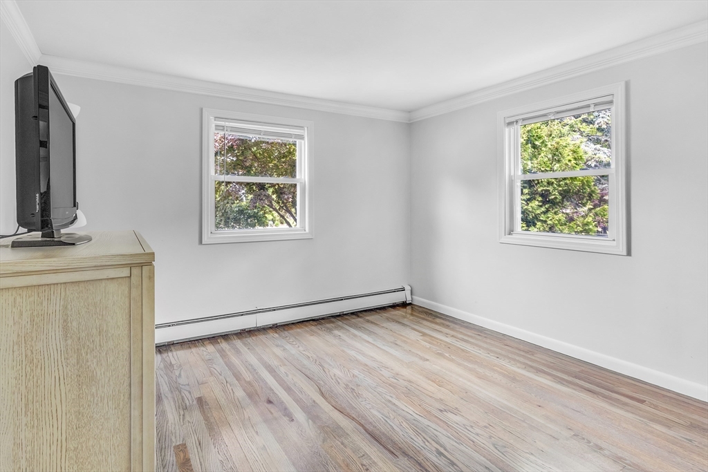 3 bed, 2 bath apartment for rent at 4 Oakridge Ave, Natick — photo 18 of 28