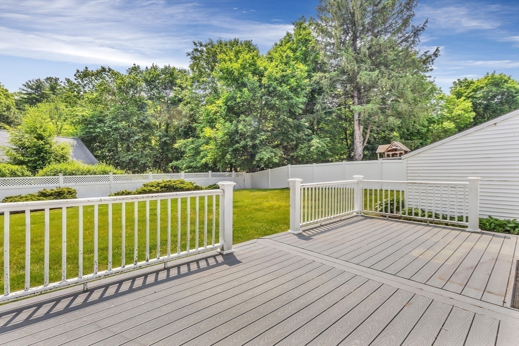 3 bed, 2 bath apartment for rent at 4 Oakridge Ave, Natick — photo 14 of 28