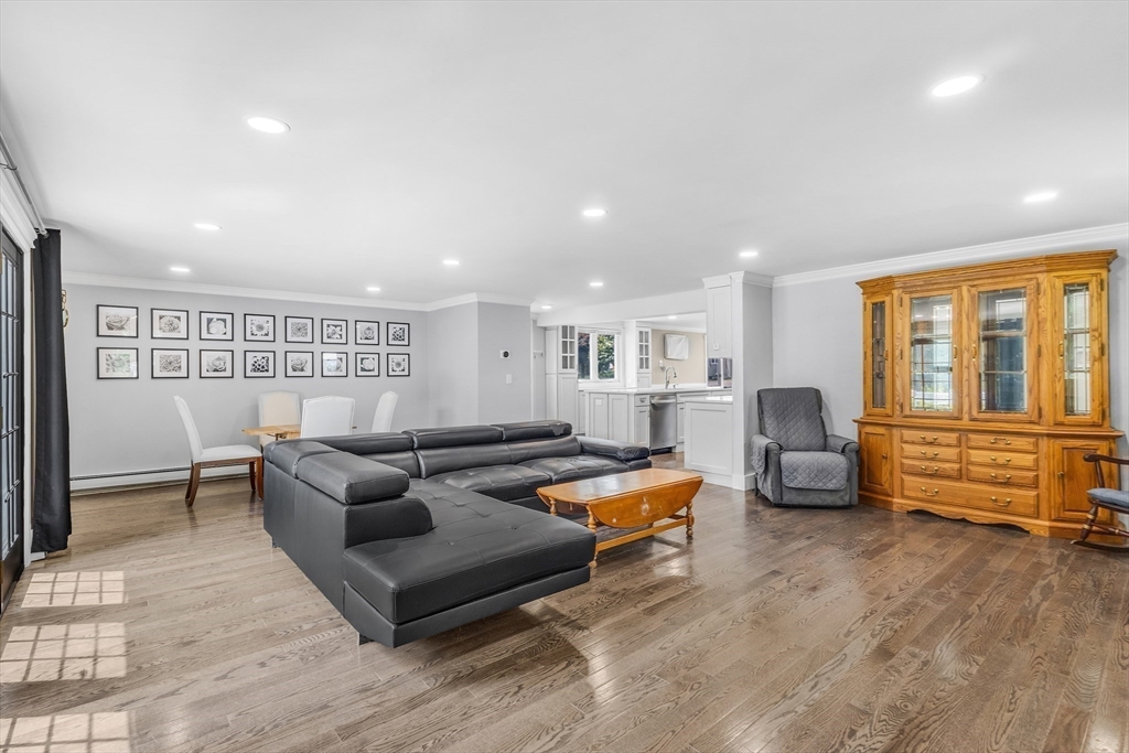 3 bed, 2 bath apartment for rent at 4 Oakridge Ave, Natick — photo 8 of 28