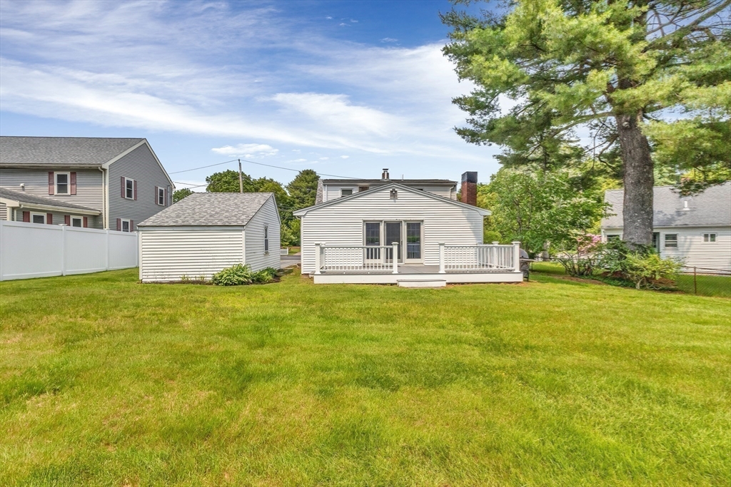 3 bed, 2 bath apartment for rent at 4 Oakridge Ave, Natick — photo 27 of 28