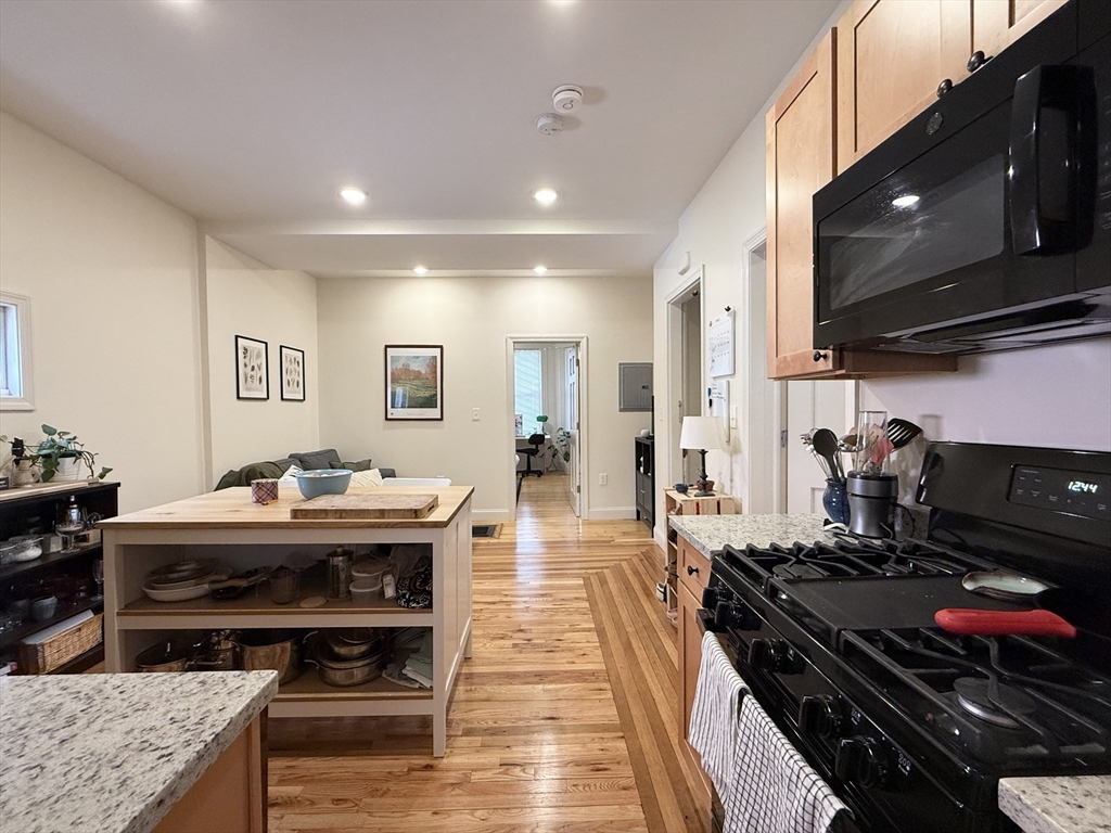 2 bed, 1 bath apartment for rent at 4 Orchard St Unit 1, Porter Square — photo 4 of 9