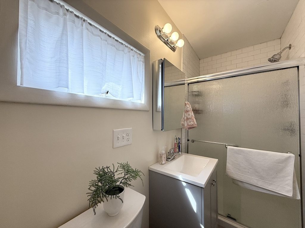 2 bed, 1 bath apartment for rent at 4 Orchard St Unit 1, Porter Square — photo 8 of 9