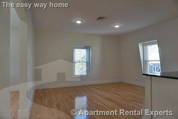3 bed, 2 bath apartment for rent at 4 Osgood St Unit 3, Union Square — photo 4 of 10