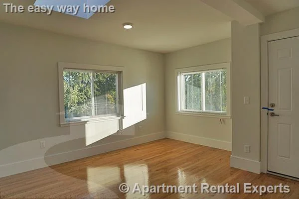 3 bed, 2 bath apartment for rent at 4 Osgood St Unit 3, Union Square — photo 2 of 10