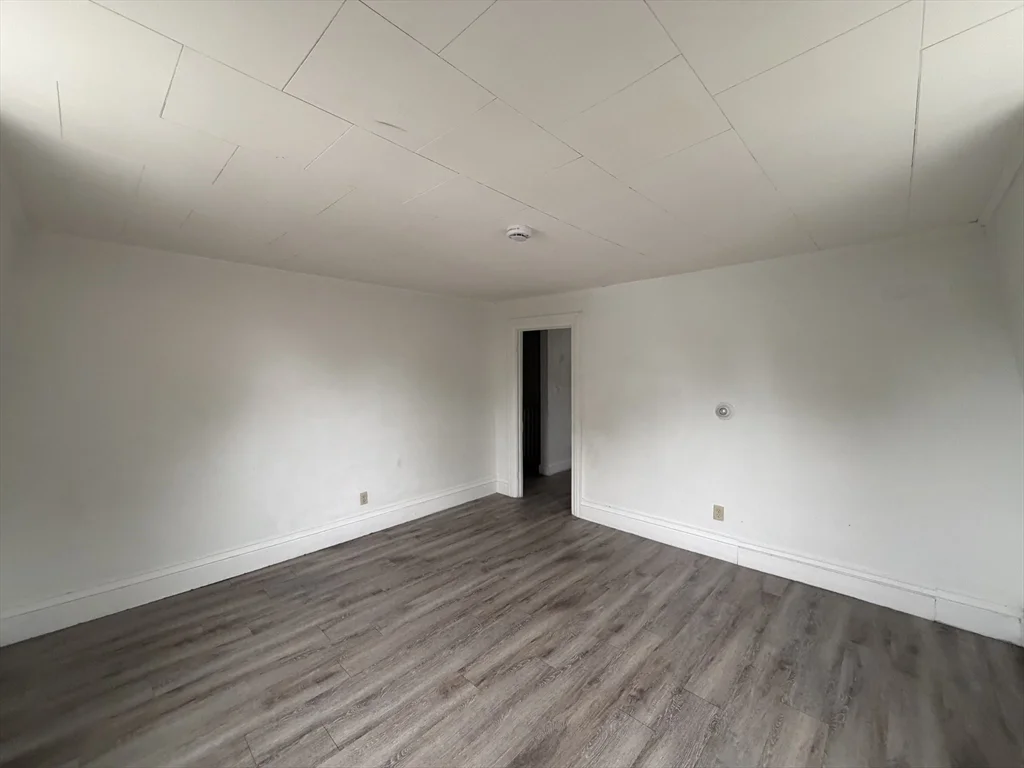 2 bed, 1 bath apartment for rent at 4 Park Unit 3, Haverhill — photo 7 of 12
