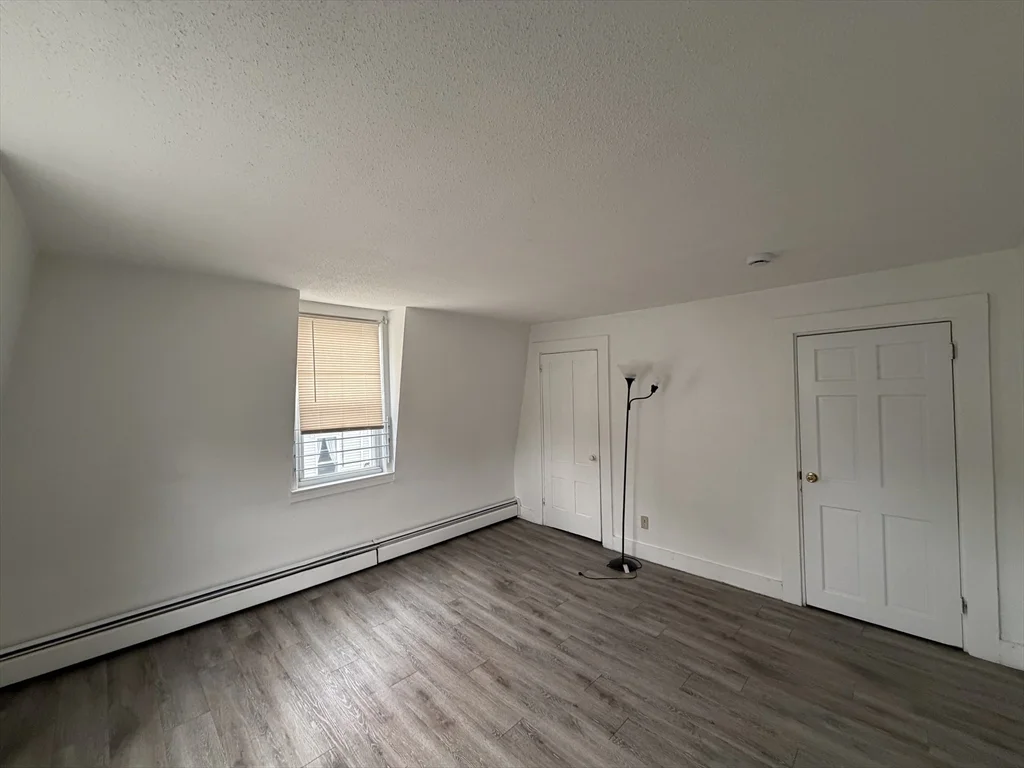 2 bed, 1 bath apartment for rent at 4 Park Unit 3, Haverhill — photo 4 of 12