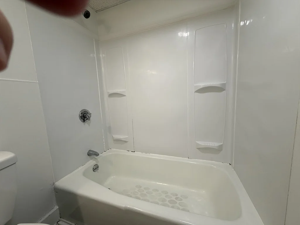 2 bed, 1 bath apartment for rent at 4 Park Unit 3, Haverhill — photo 9 of 12