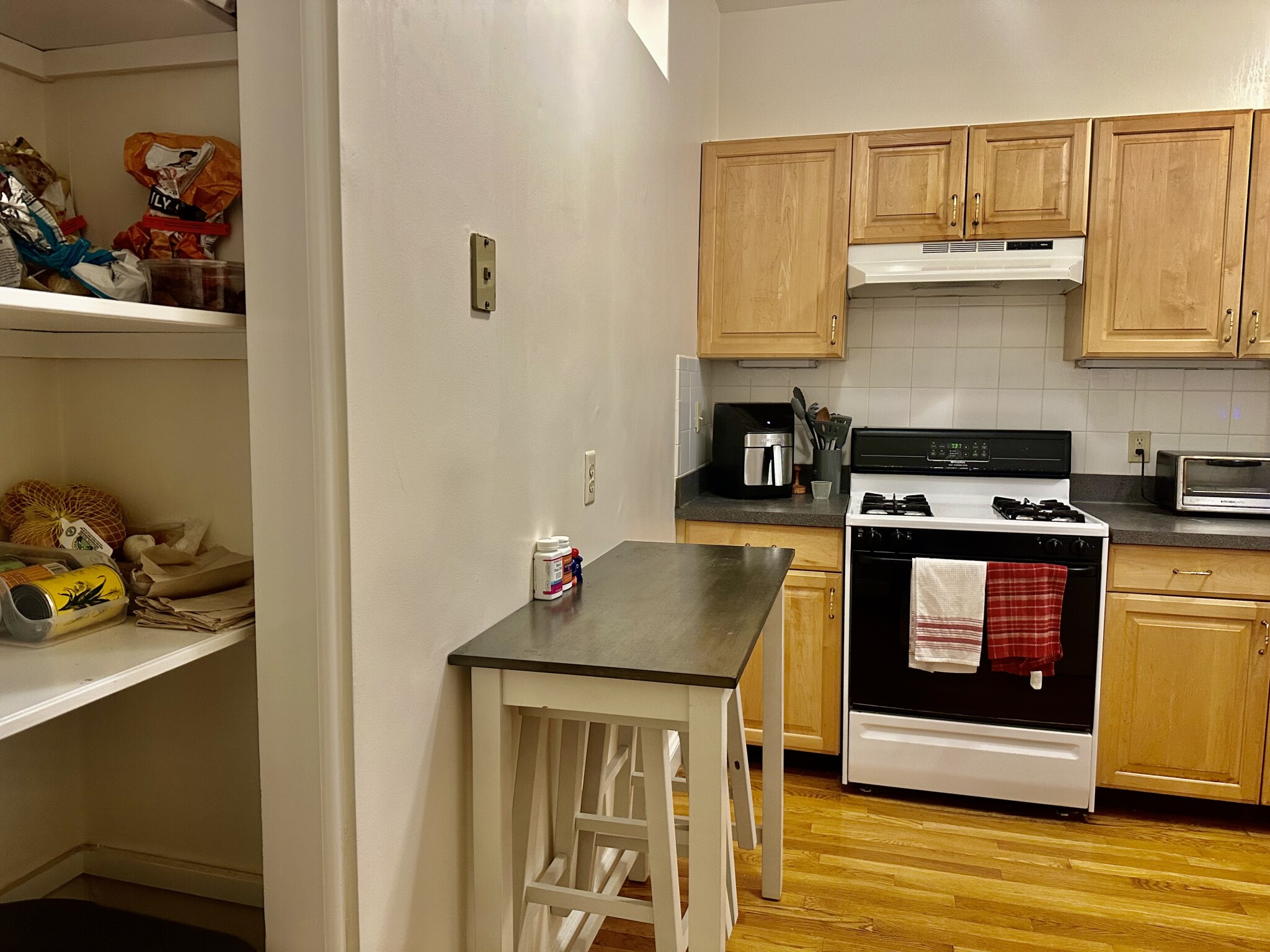 1.5 bed, 1 bath apartment for rent at 4 Park Vale Ave Unit 2, Allston — photo 19 of 28