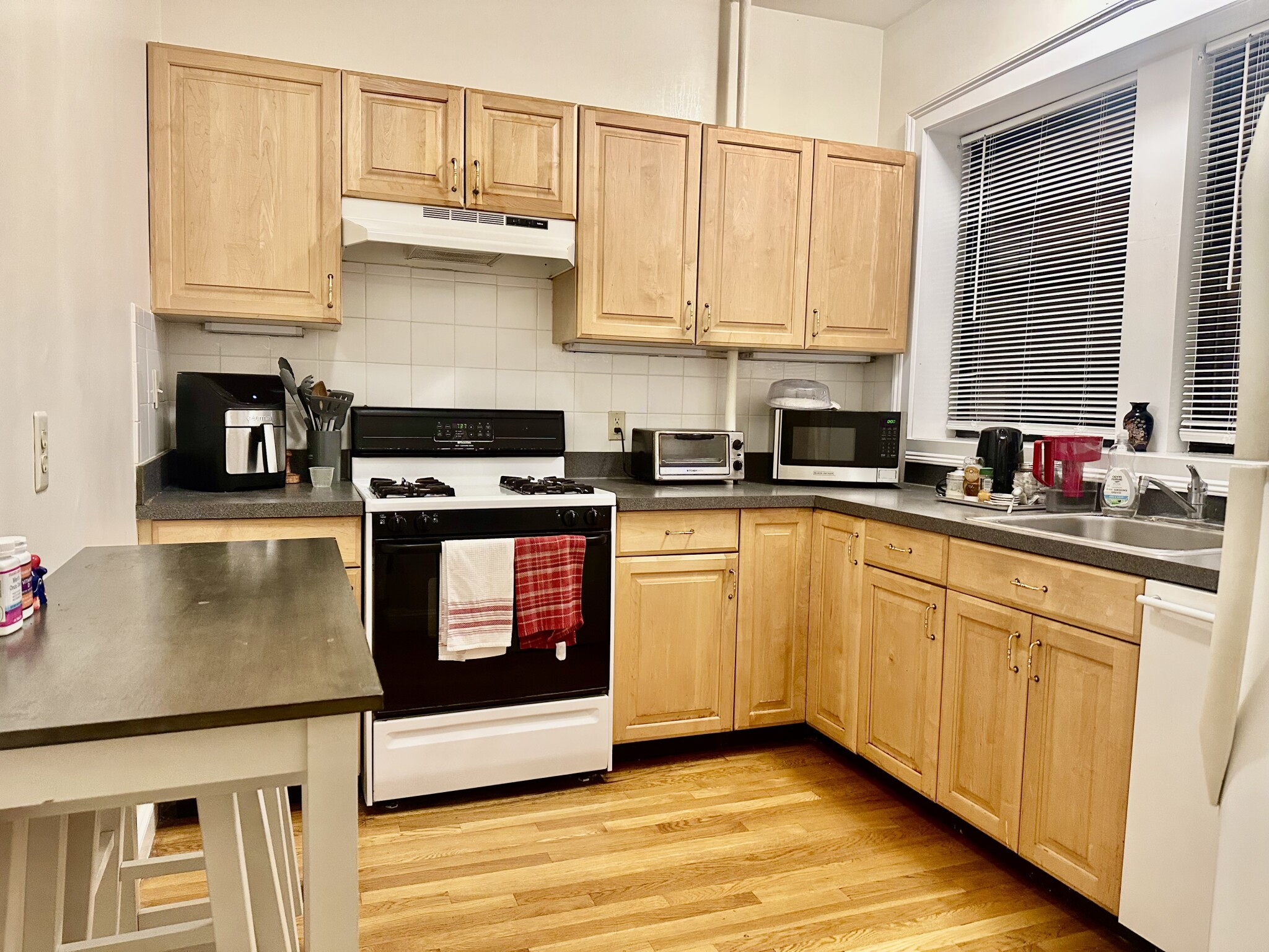 1.5 bed, 1 bath apartment for rent at 4 Park Vale Ave Unit 2, Allston — photo 20 of 28