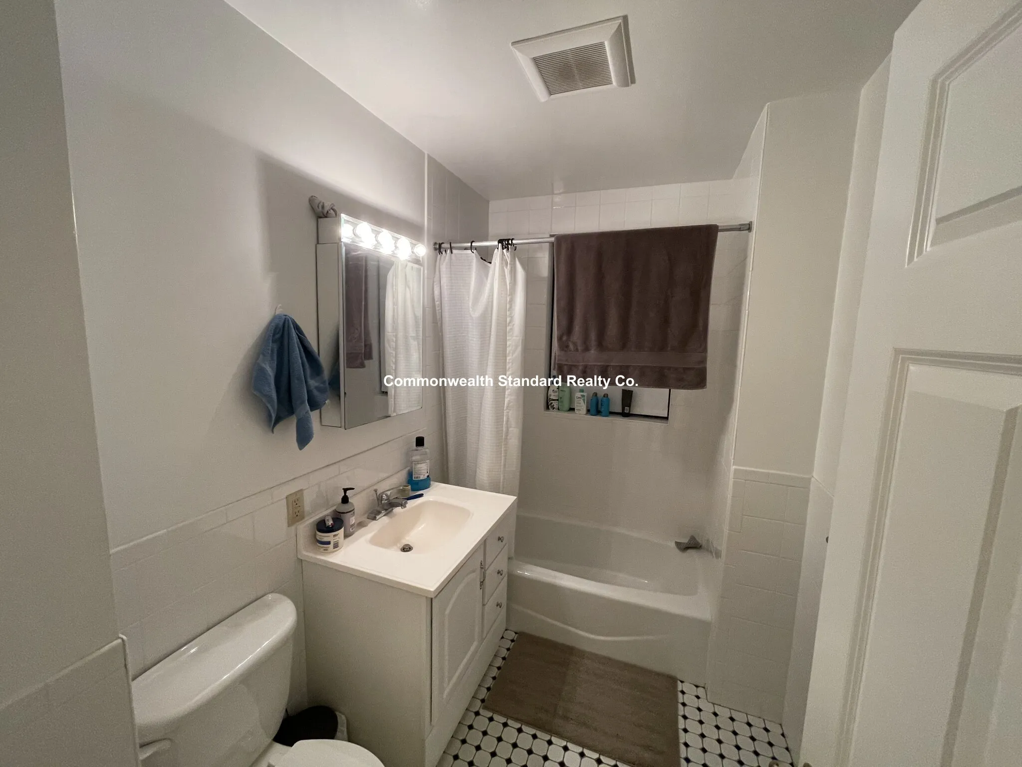 1 bed, 1 bath apartment for rent at 4 Park Vale Ave Unit 4, Allston — photo 22 of 35