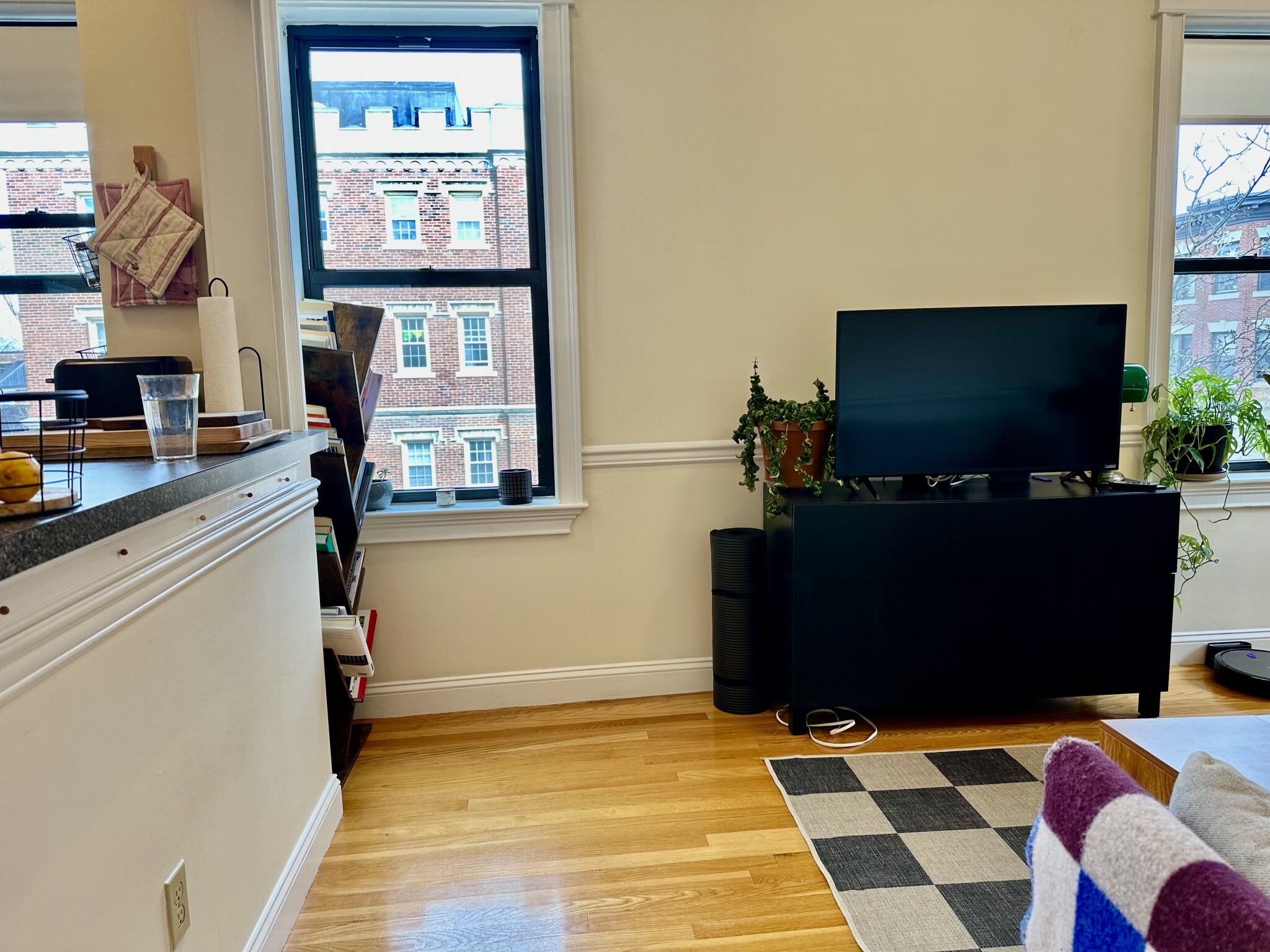 2 bed, 1 bath apartment for rent at 4 Park Vale Ave Unit 5, Allston — photo 12 of 17