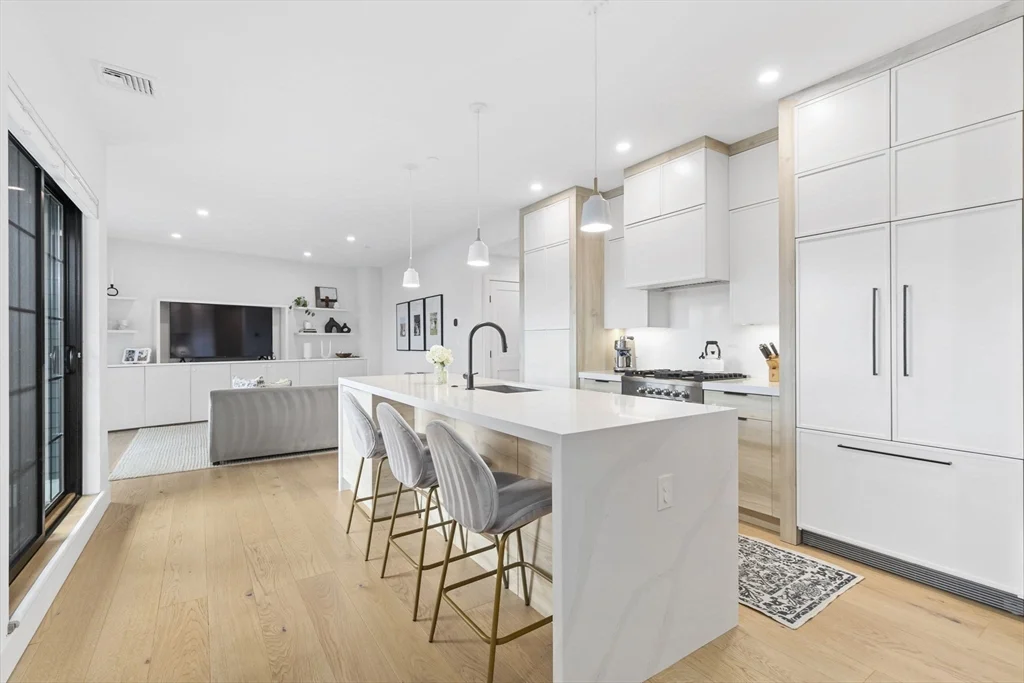 3 bed, 2 bath apartment for rent at 4 Payne St Unit 1, Dorchester