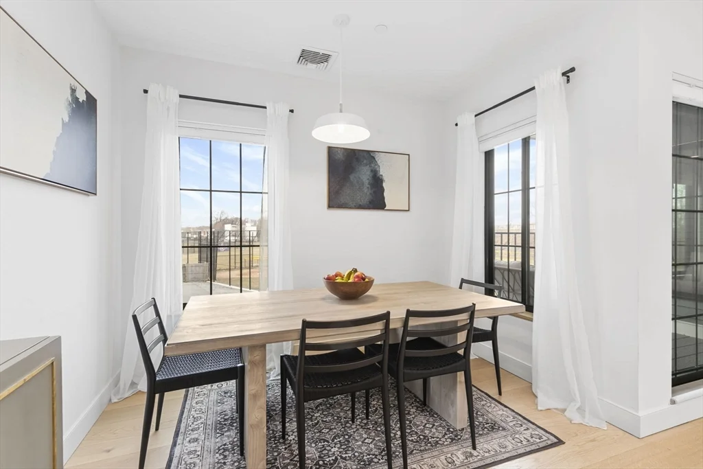 3 bed, 2 bath apartment for rent at 4 Payne St Unit 1, Dorchester — photo 7 of 16