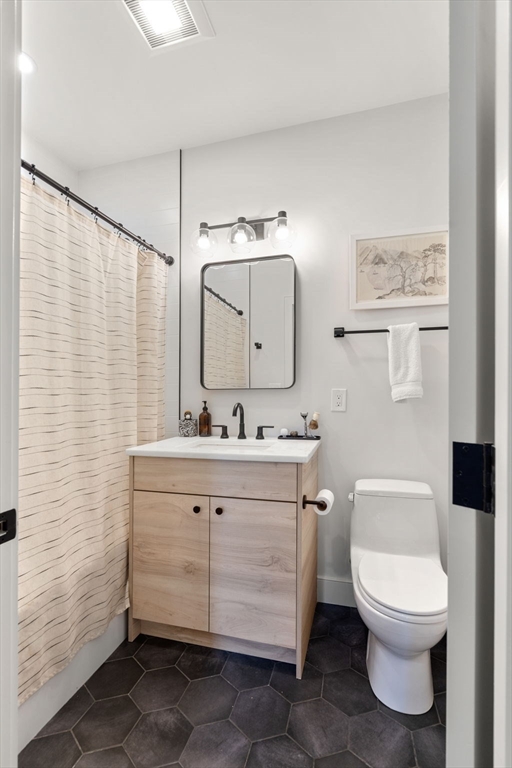 3 bed, 3 bath apartment for rent at 4 Payne St Unit C, Dorchester — photo 12 of 21