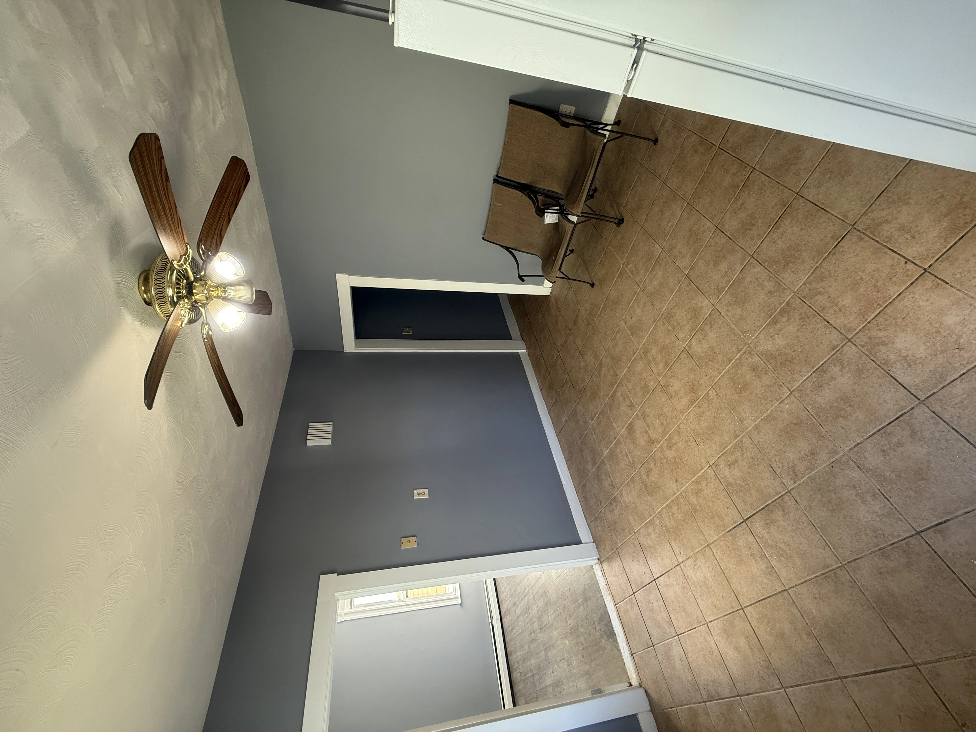 2 bed, 1 bath apartment for rent at 4 Pearl St Unit 2, East Somerville — photo 3 of 6