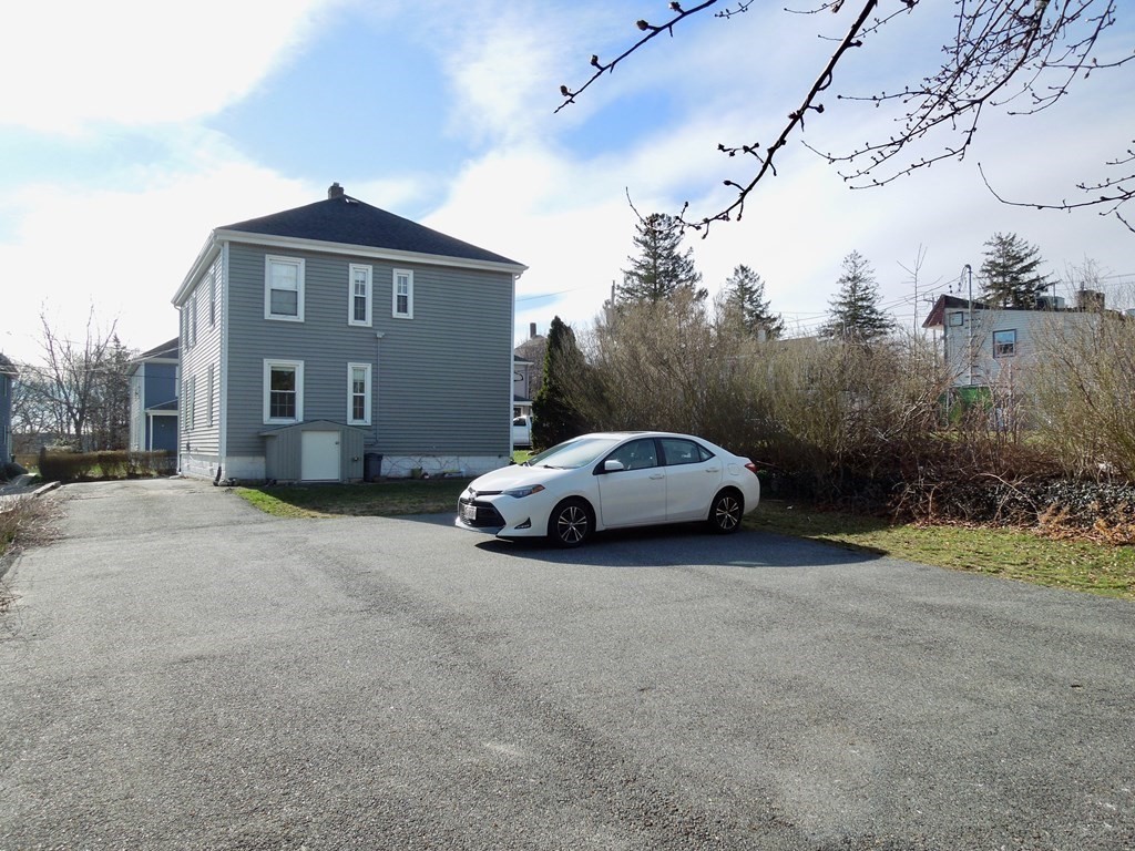2 bed, 1 bath apartment for rent at 4 Peck St Unit 1, Kingston — photo 3 of 11