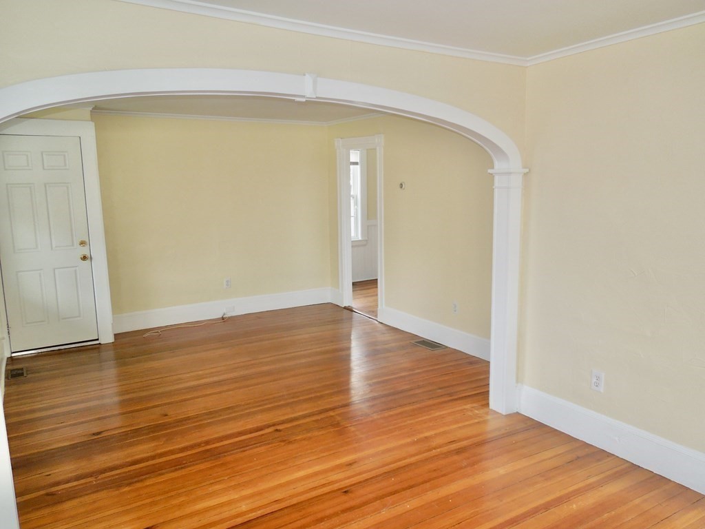 2 bed, 1 bath apartment for rent at 4 Peck St Unit 1, Kingston — photo 7 of 11