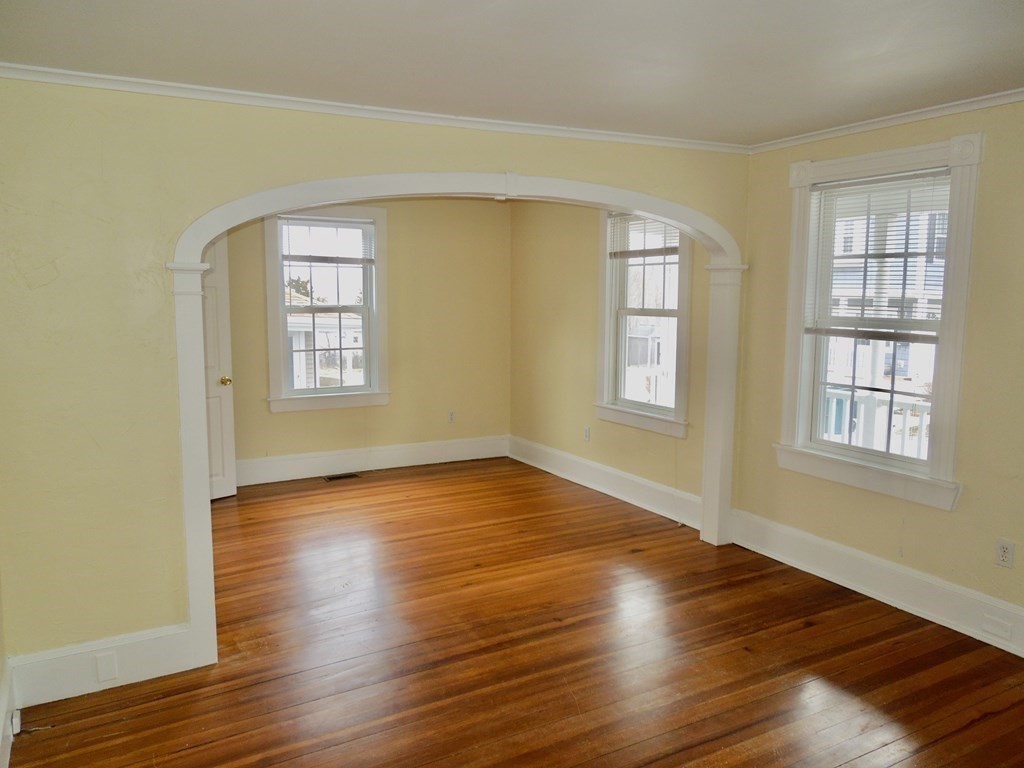 2 bed, 1 bath apartment for rent at 4 Peck St Unit 1, Kingston — photo 6 of 11
