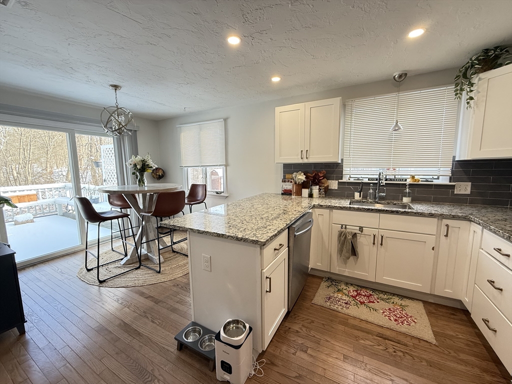 4 bed, 2 bath apartment for rent at 4 Phillips St, Braintree — photo 4 of 13