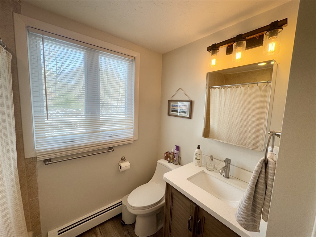 4 bed, 2 bath apartment for rent at 4 Phillips St, Braintree — photo 8 of 13