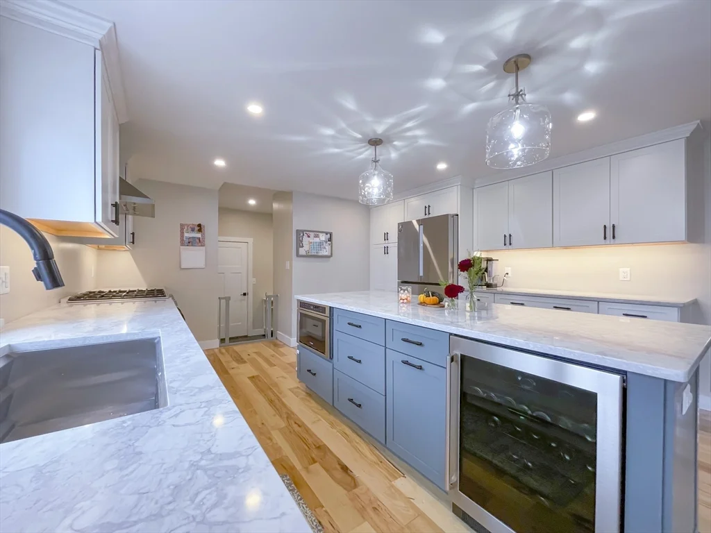 4 bed, 2 bath apartment for rent at 4 Pine Crest Rd, Braintree — photo 7 of 36