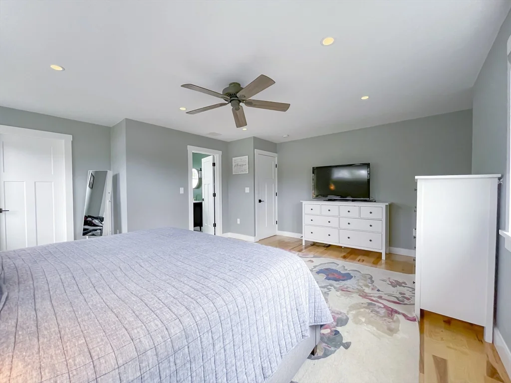 4 bed, 2 bath apartment for rent at 4 Pine Crest Rd, Braintree — photo 15 of 36