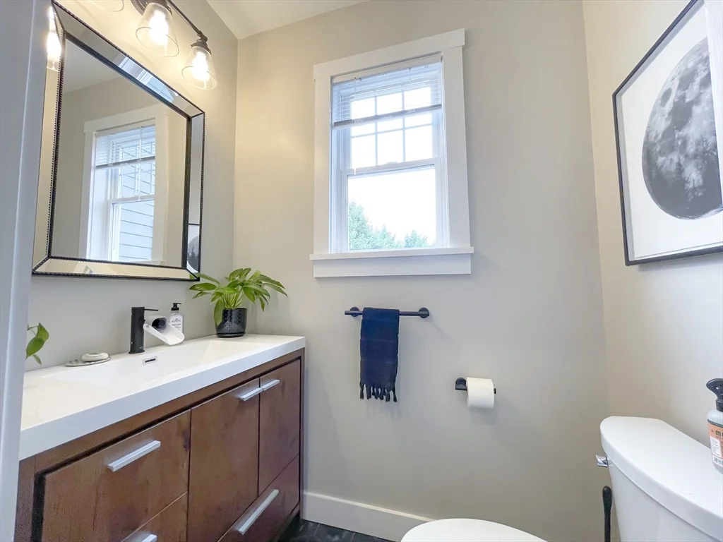 4 bed, 2 bath apartment for rent at 4 Pine Crest Rd, Braintree — photo 11 of 36